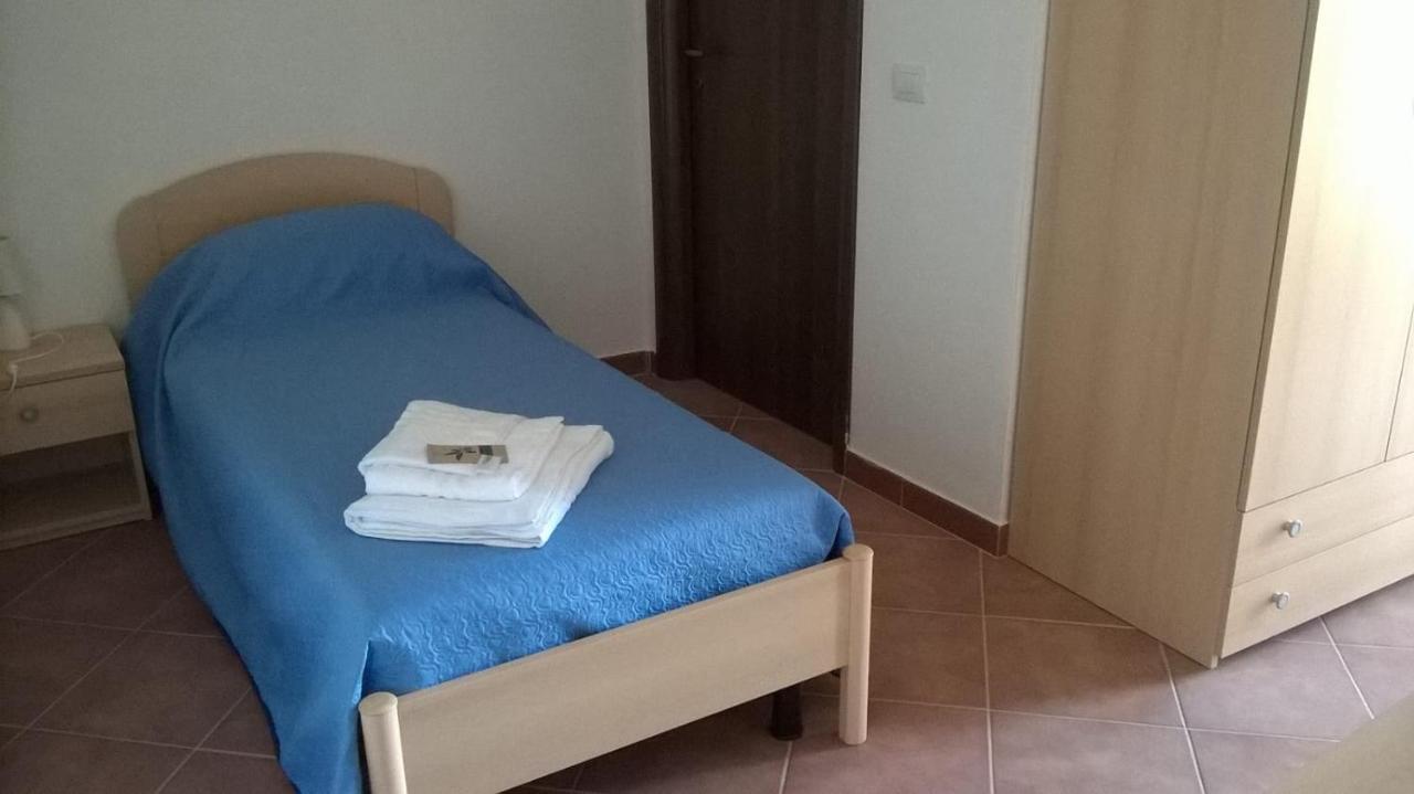 Hotel Bena E Traes Laerru Екстер'єр фото