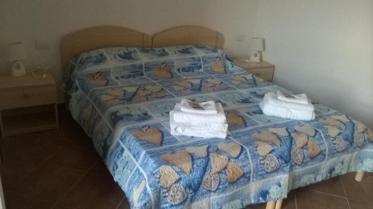 Hotel Bena E Traes Laerru Екстер'єр фото