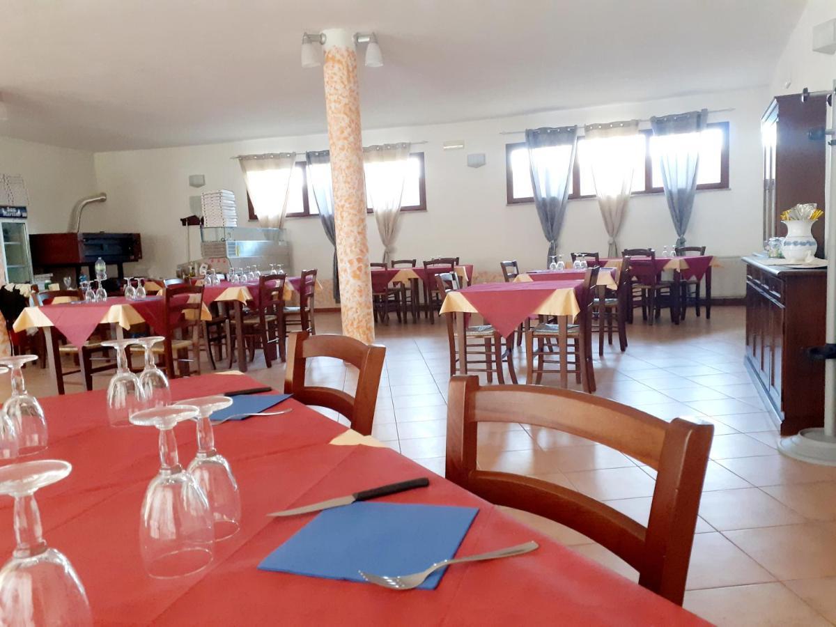 Hotel Bena E Traes Laerru Екстер'єр фото