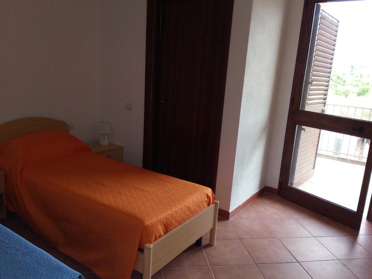 Hotel Bena E Traes Laerru Екстер'єр фото