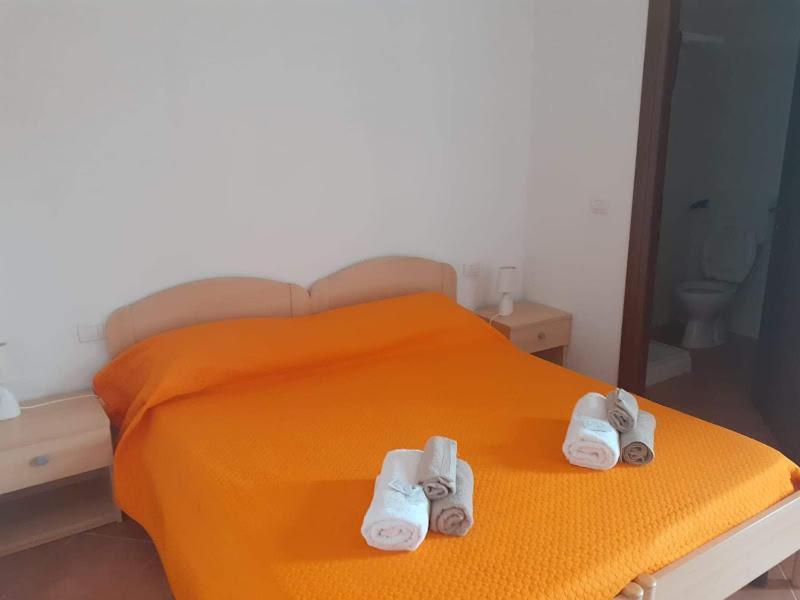 Hotel Bena E Traes Laerru Екстер'єр фото